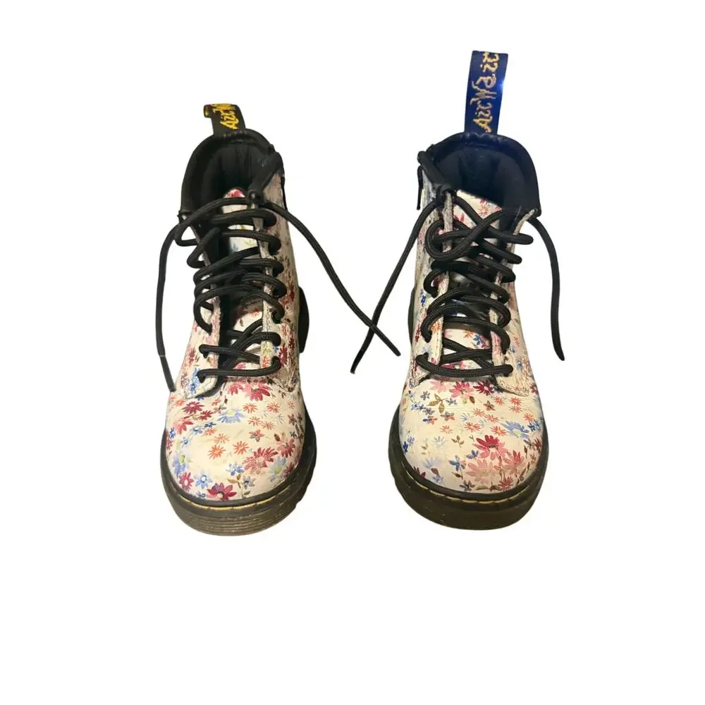 Dr. Martin’s Delaney little flower boot size US 7 girls